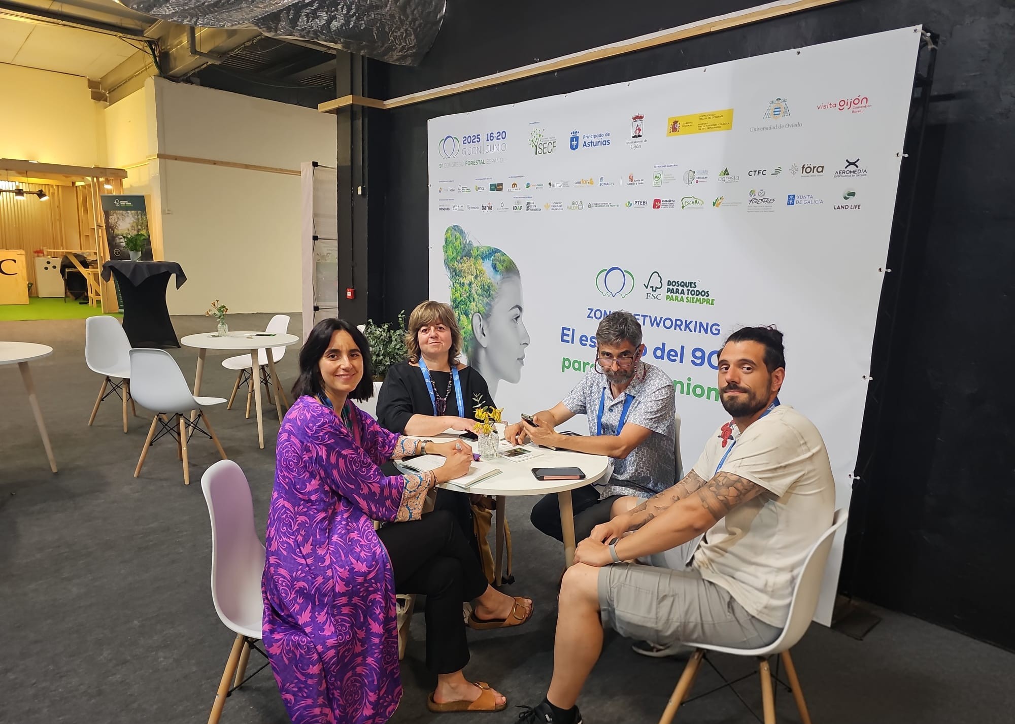 Socios del GO Coníferas+ reunidos durante el 9º Congreso Forestal Español en Gijón